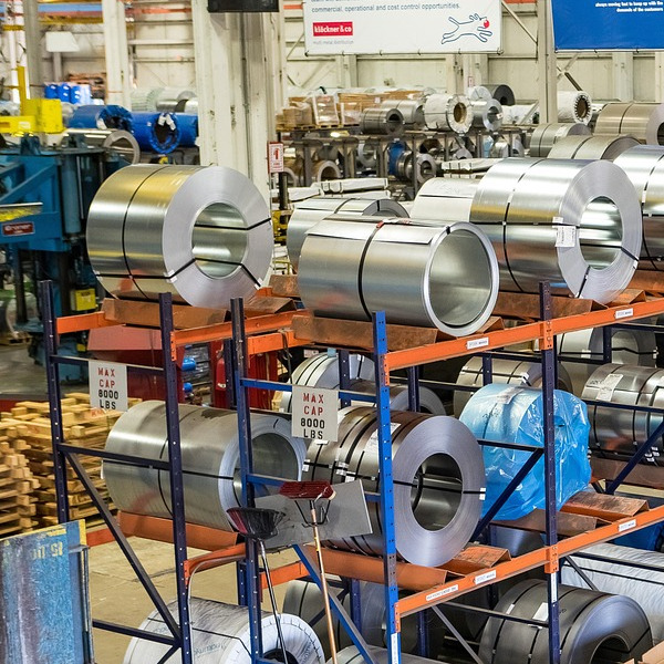 forklift warehouse pallets